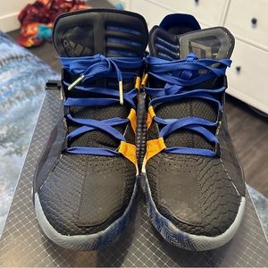 Dame 6 Adidas basketball shoe. Size 10.5